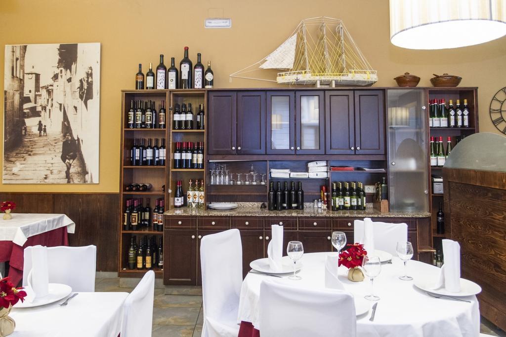 Hostal Restaurante Alarico Allariz Extérieur photo